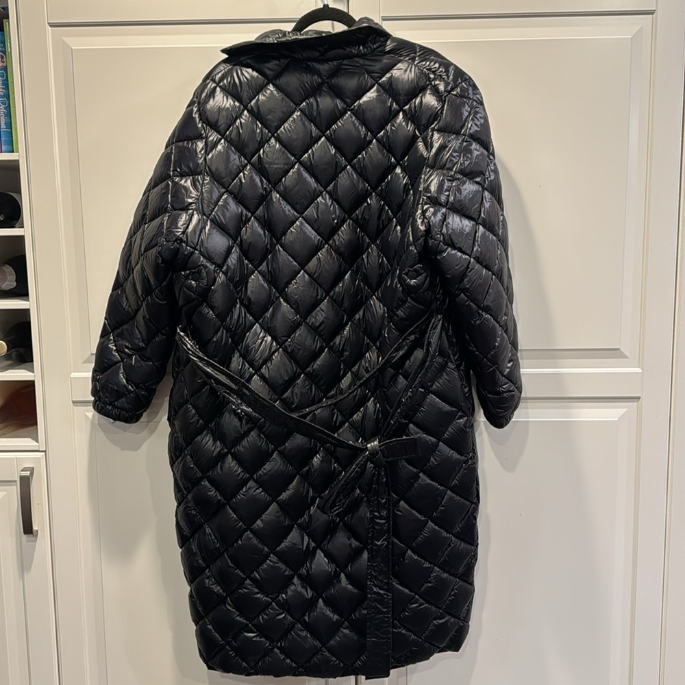 Luxton curve coat in medium. Like new - Picture 3 of 10